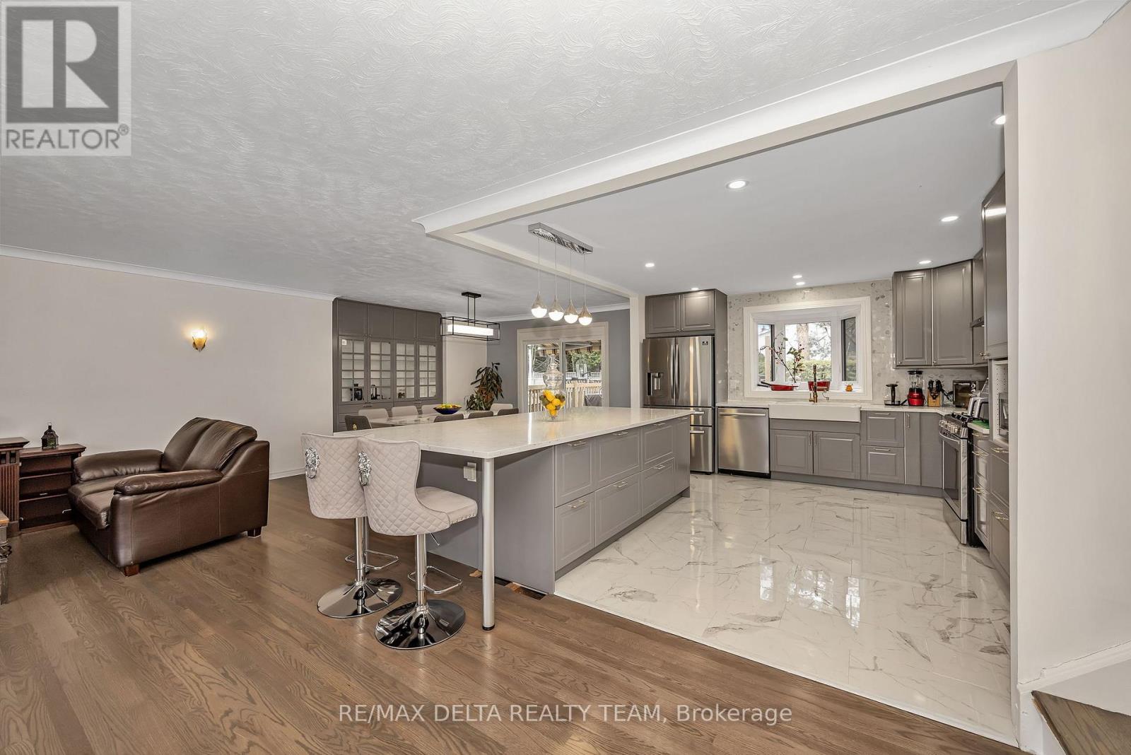 2350 GEORGINA DRIVE - 15