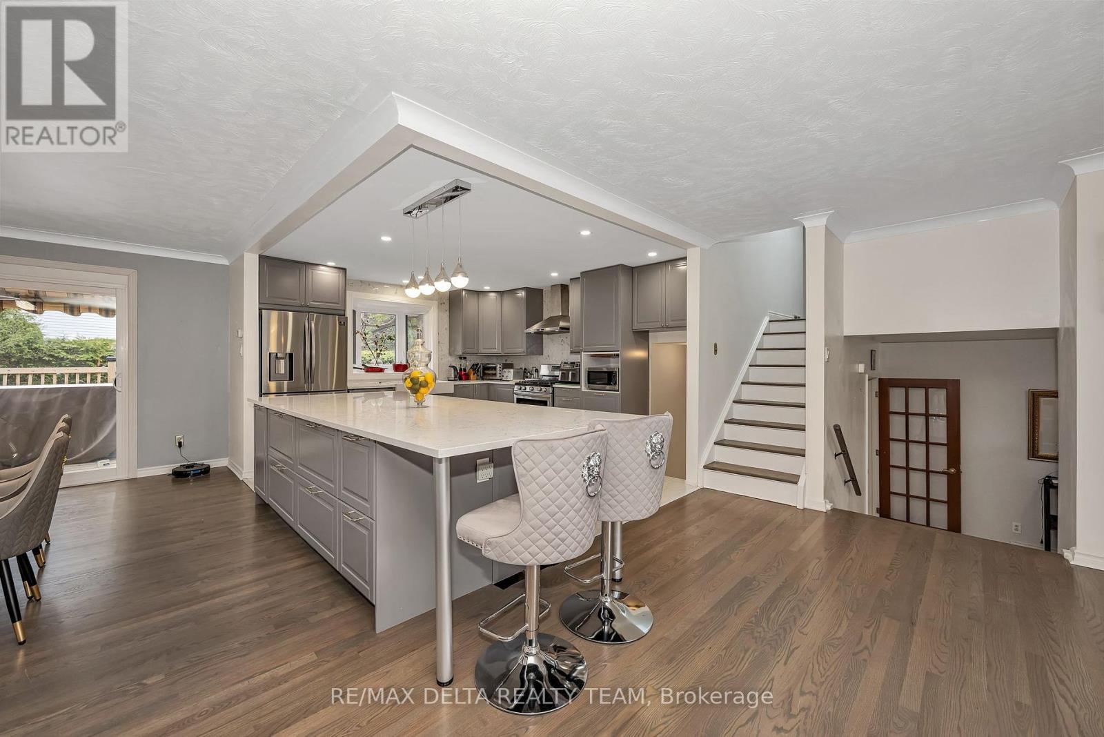 2350 GEORGINA DRIVE - 16