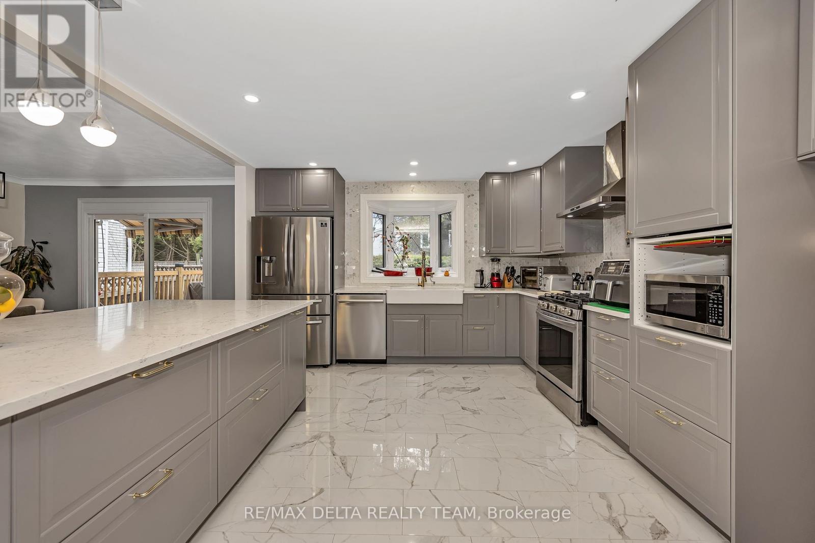 2350 GEORGINA DRIVE - Image 18