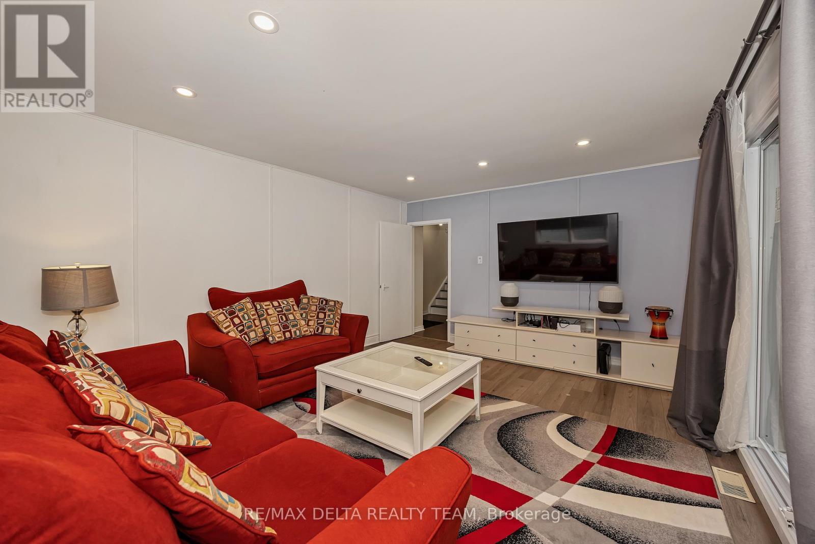 2350 GEORGINA DRIVE - 21