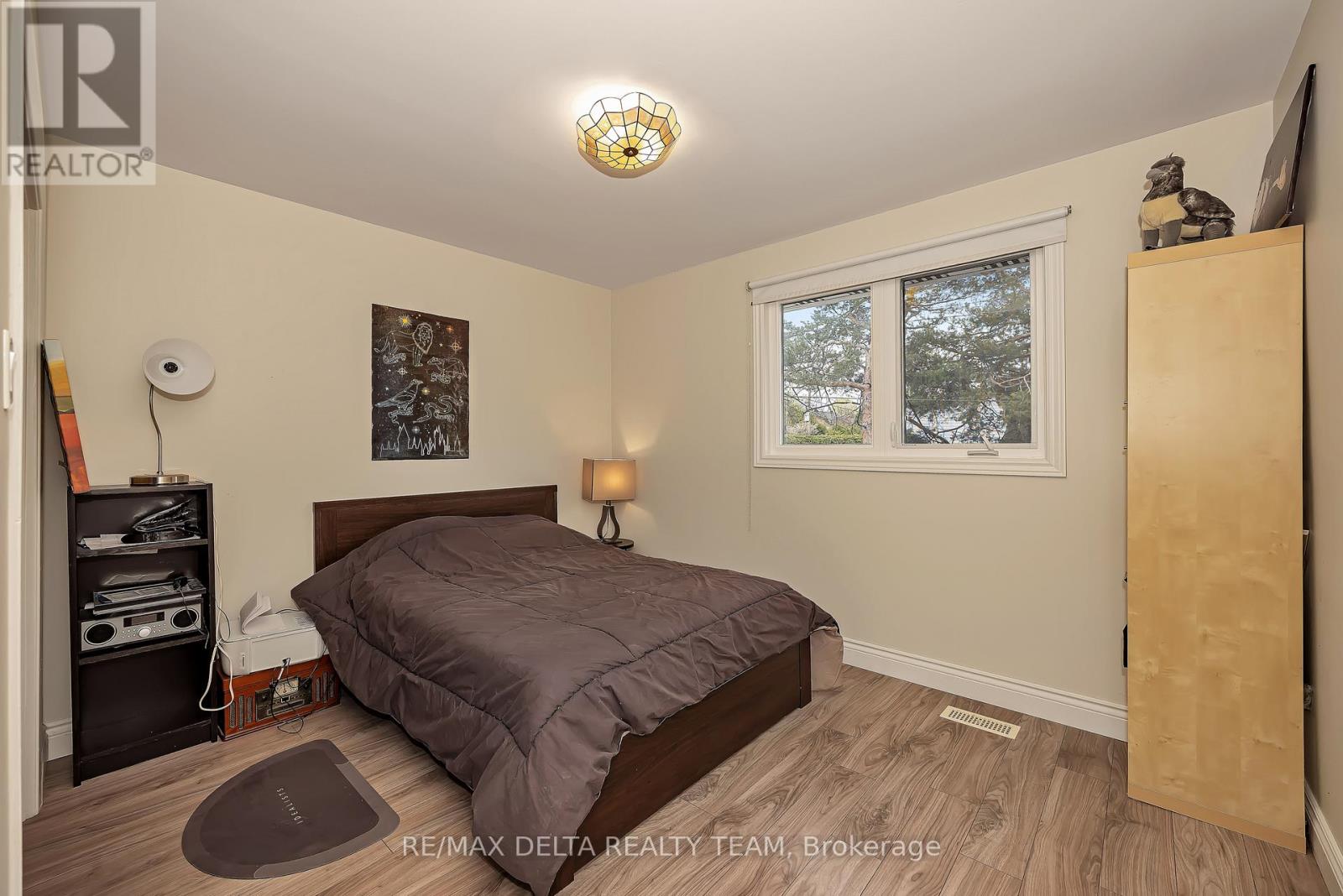 2350 GEORGINA DRIVE - 31