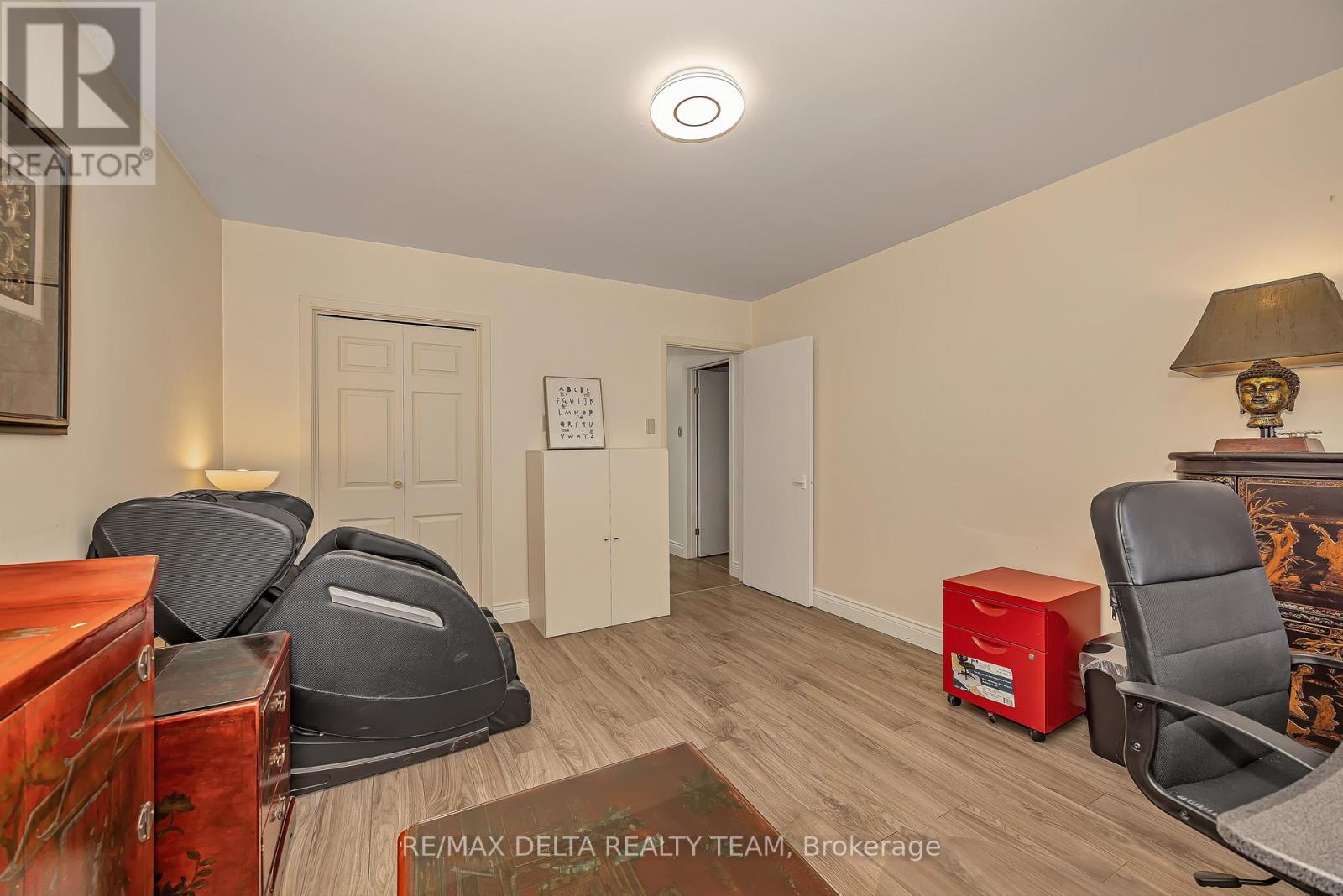 2350 GEORGINA DRIVE - 33
