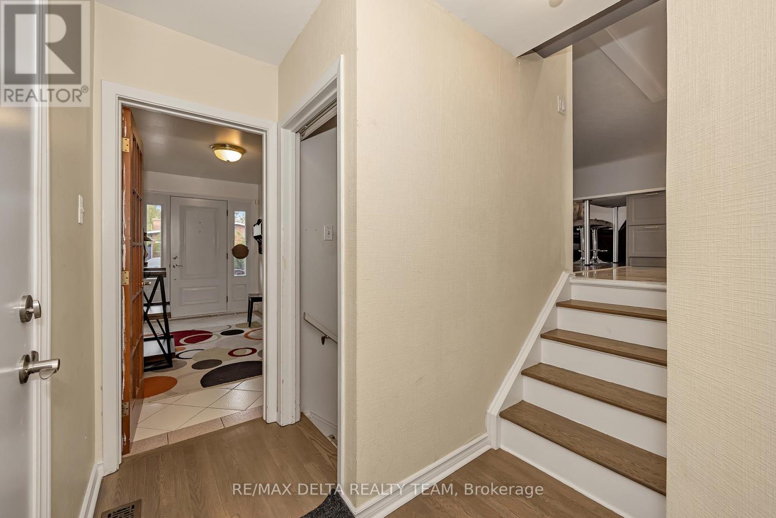 2350 GEORGINA DRIVE - 6