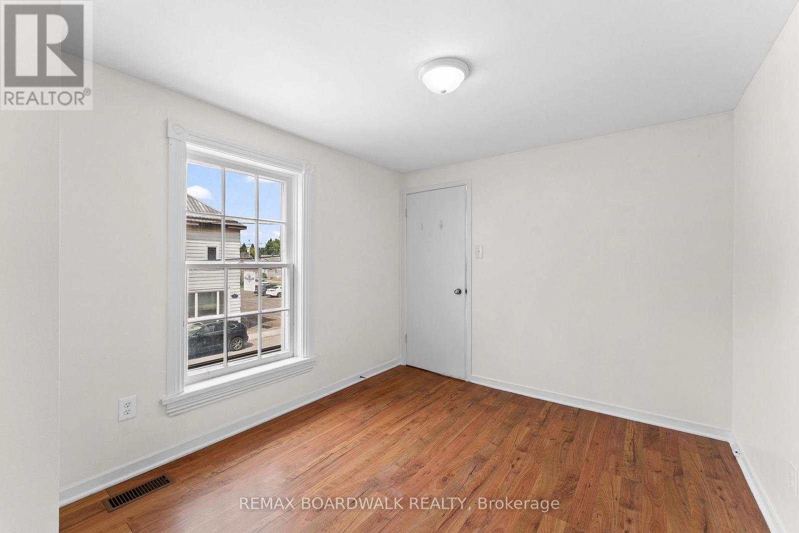 110-114 CLOTHIER STREET E - Image 19