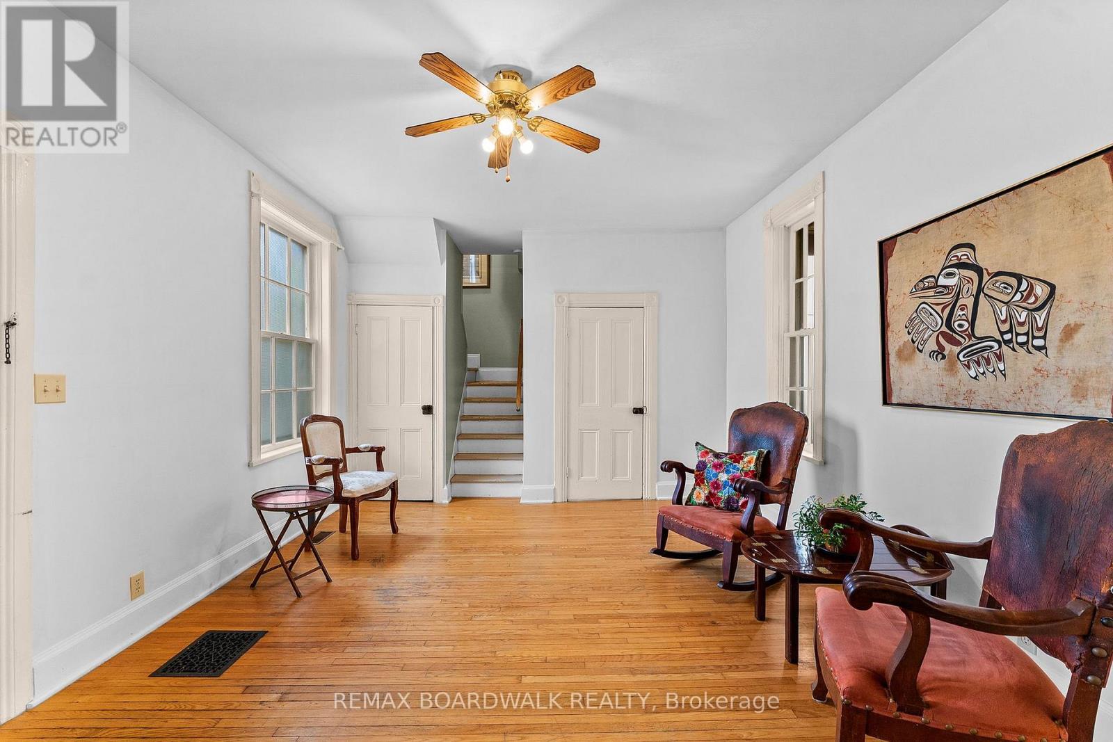 110-114 CLOTHIER STREET E - 7