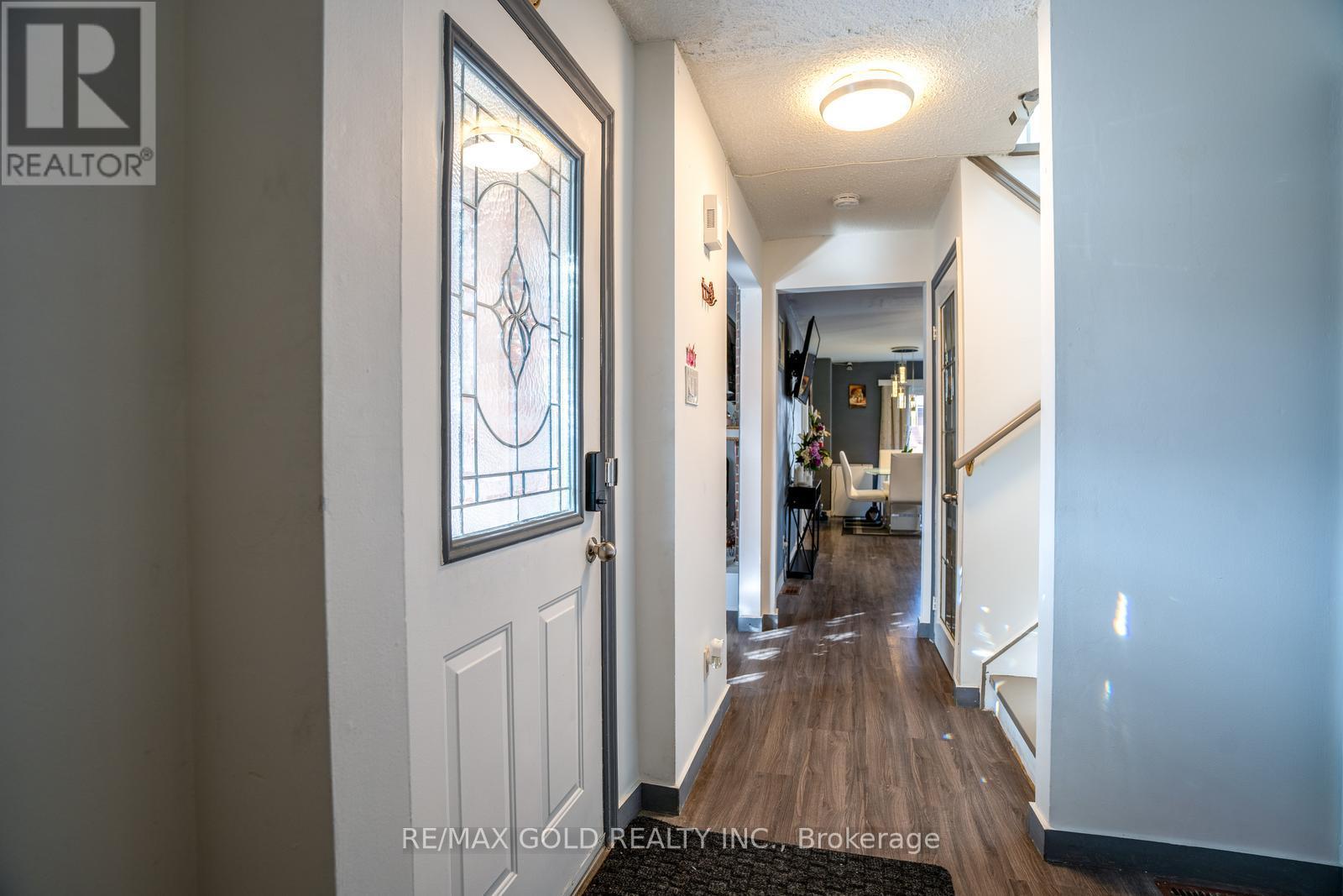 2 KINZIE LANE - Image 4