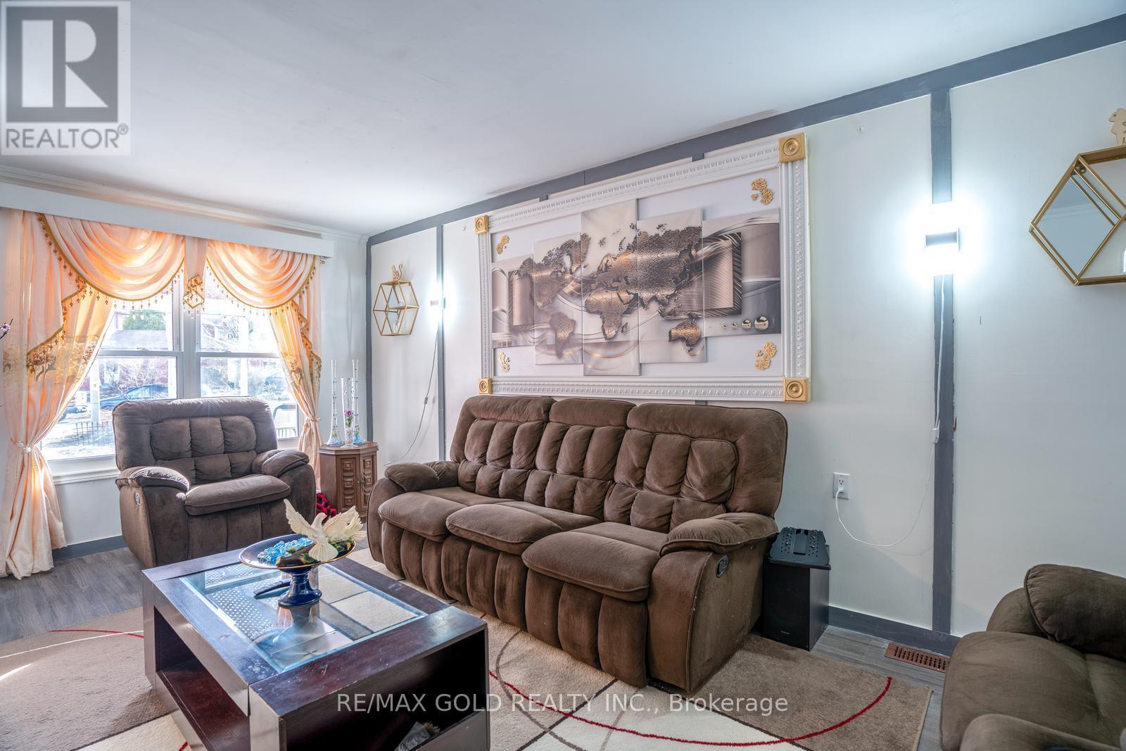 2 KINZIE LANE - Image 8