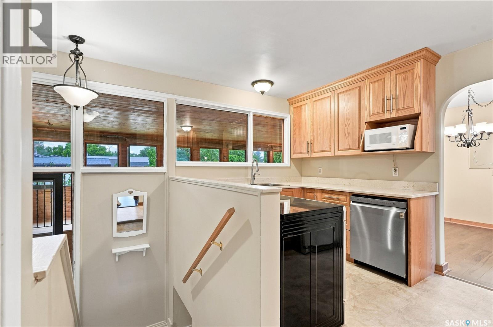 303 Oronsay STREET - Image 18
