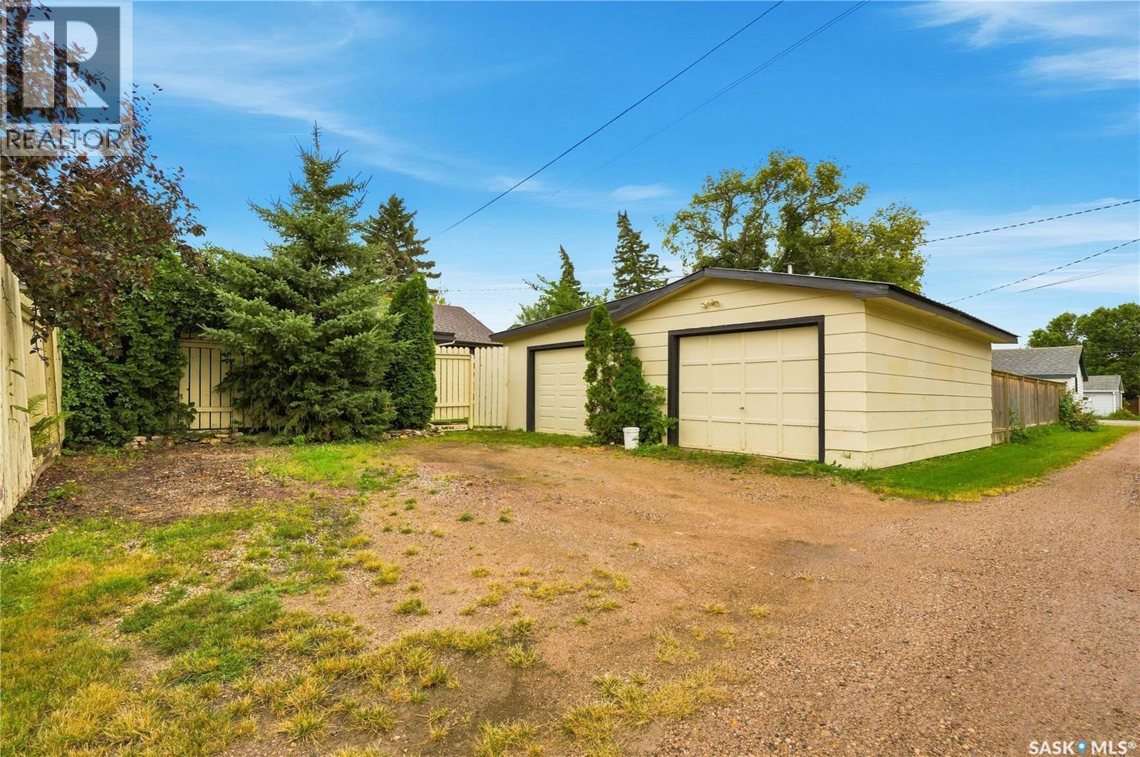 303 Oronsay STREET - 54