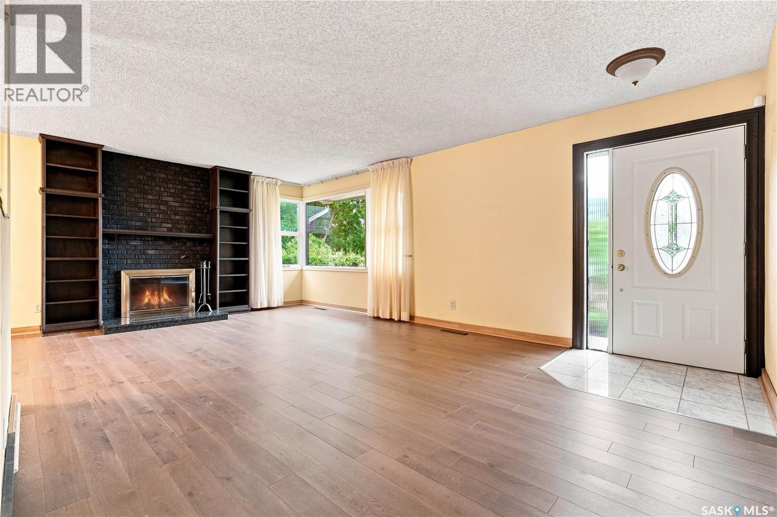 303 Oronsay STREET - Image 6
