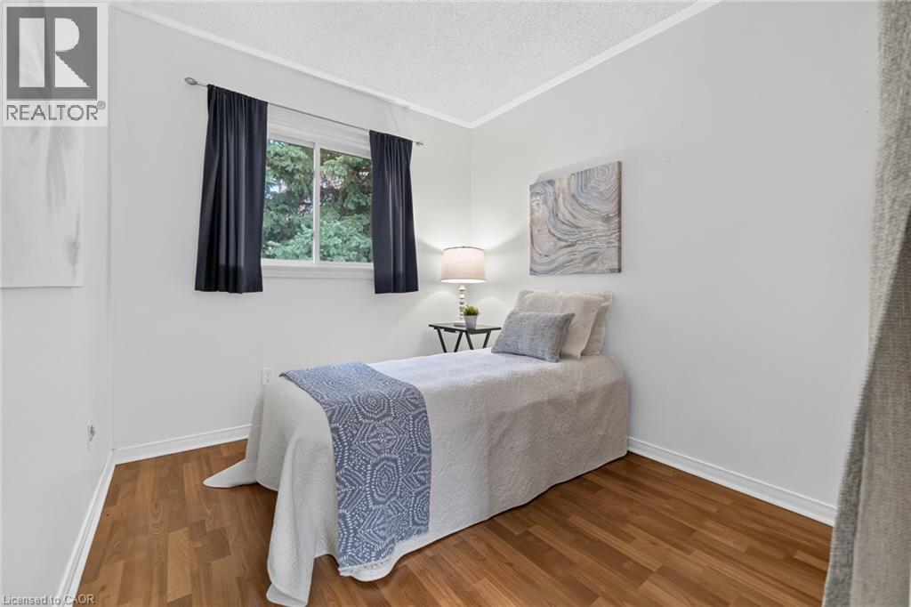 3 BEVERLY Lane - Image 33