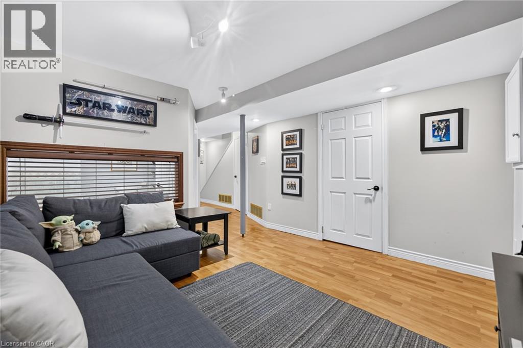 3 BEVERLY Lane - Image 38