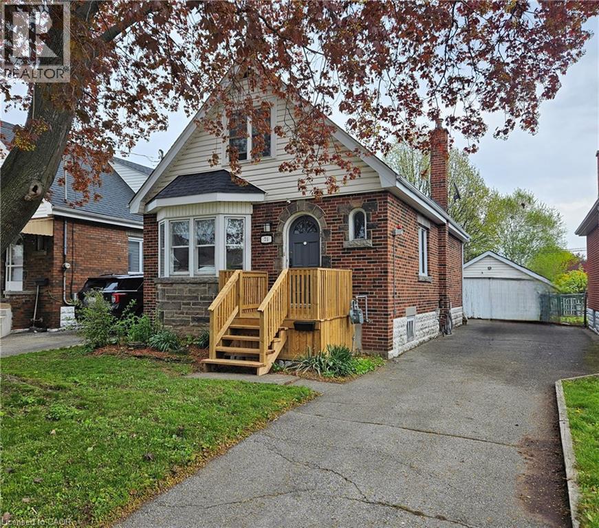 75 BARONS Avenue S - 1