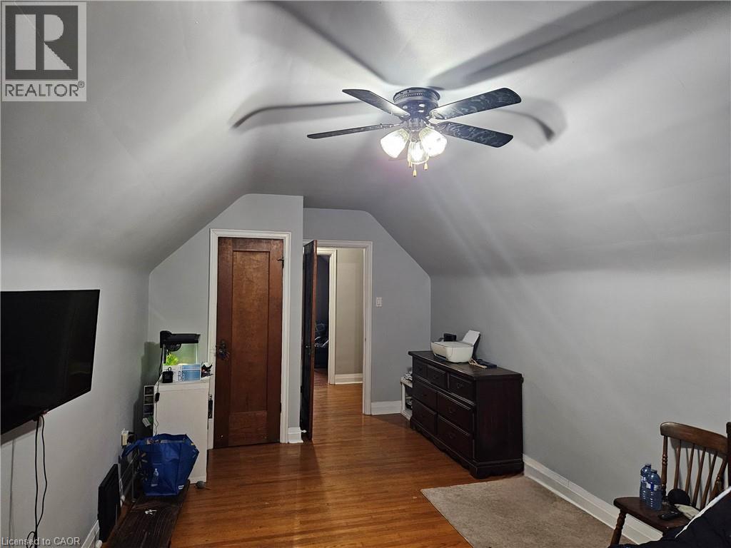 75 BARONS Avenue S - 13