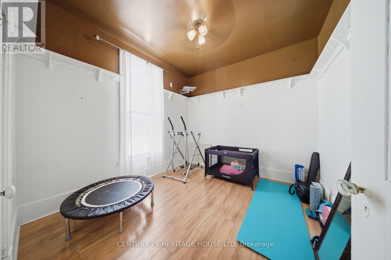 62 EAST AVENUE - Image 24