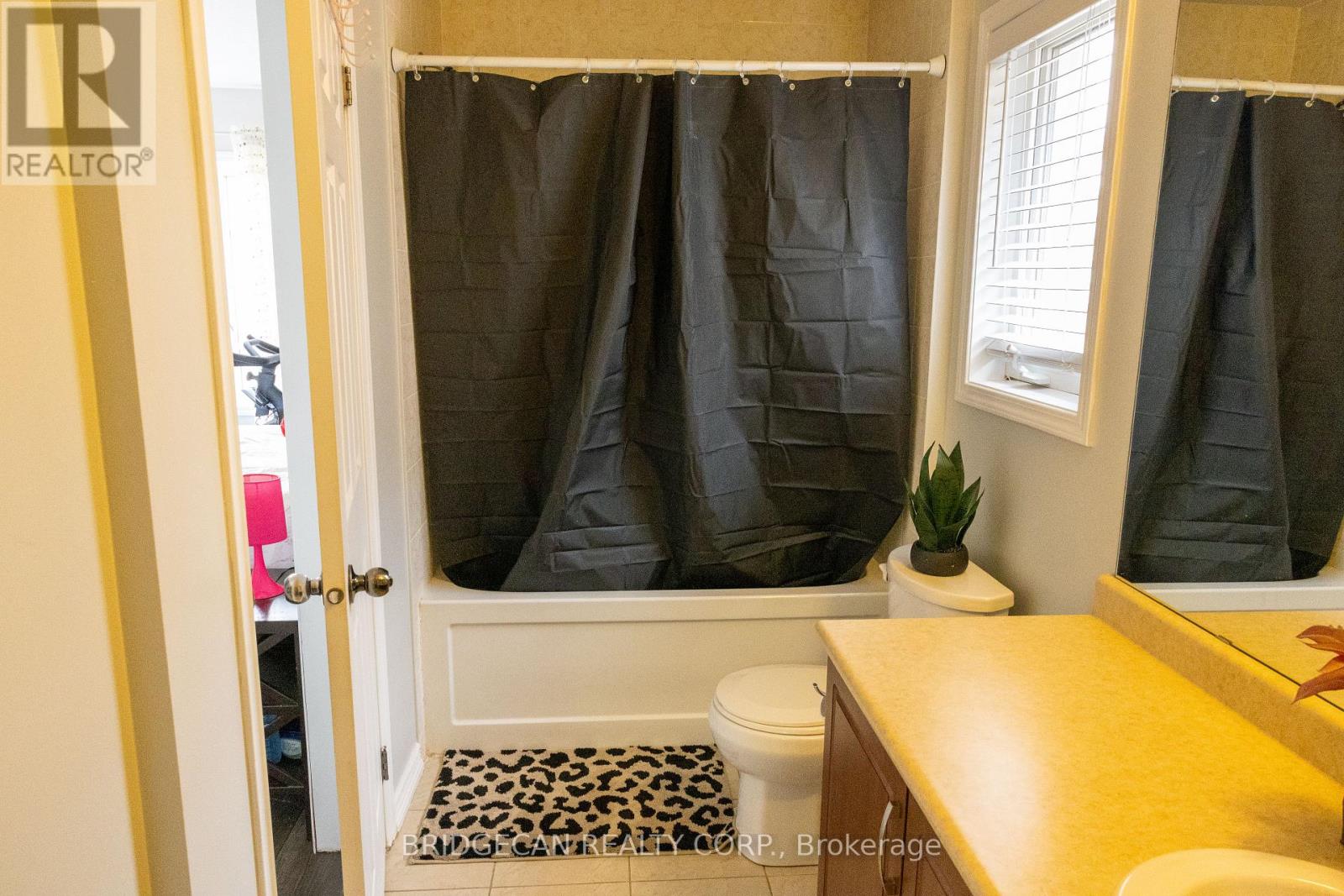 20 GILLESPIE DRIVE - 28