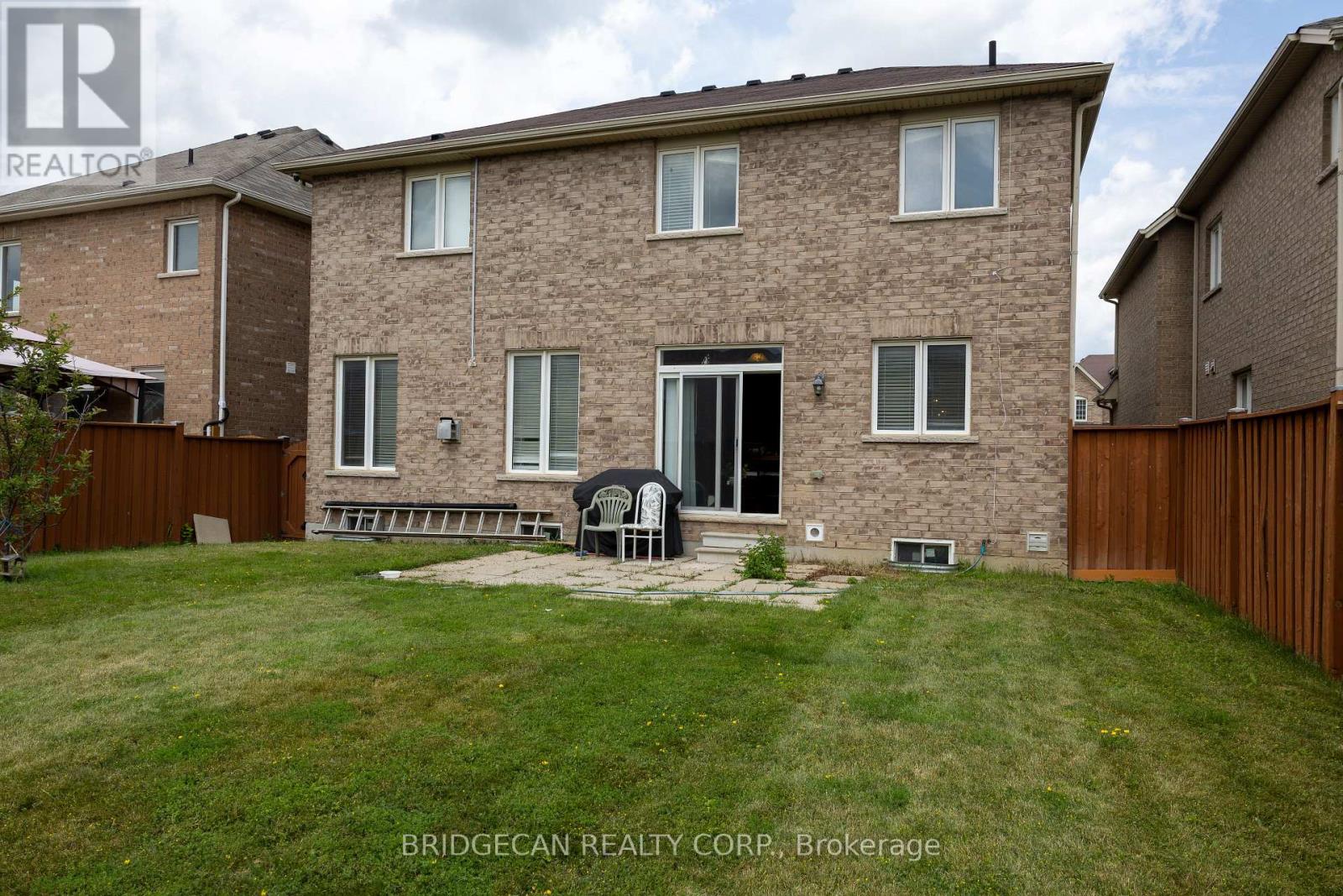 20 GILLESPIE DRIVE - 44