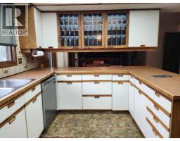 Kitchen - 201 Huntington Park, Drumheller, AB T0J0Y6 Photo 9
