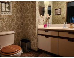 2pc Bathroom - 201 Huntington Park, Drumheller, AB T0J0Y6 Photo 13
