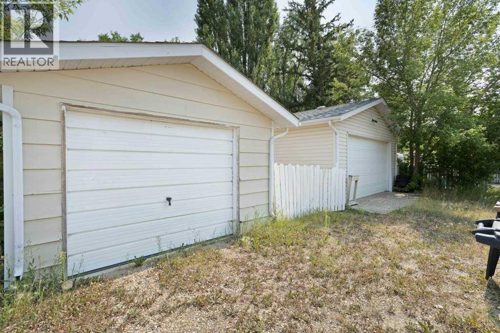 11 10 Street W - Image 20