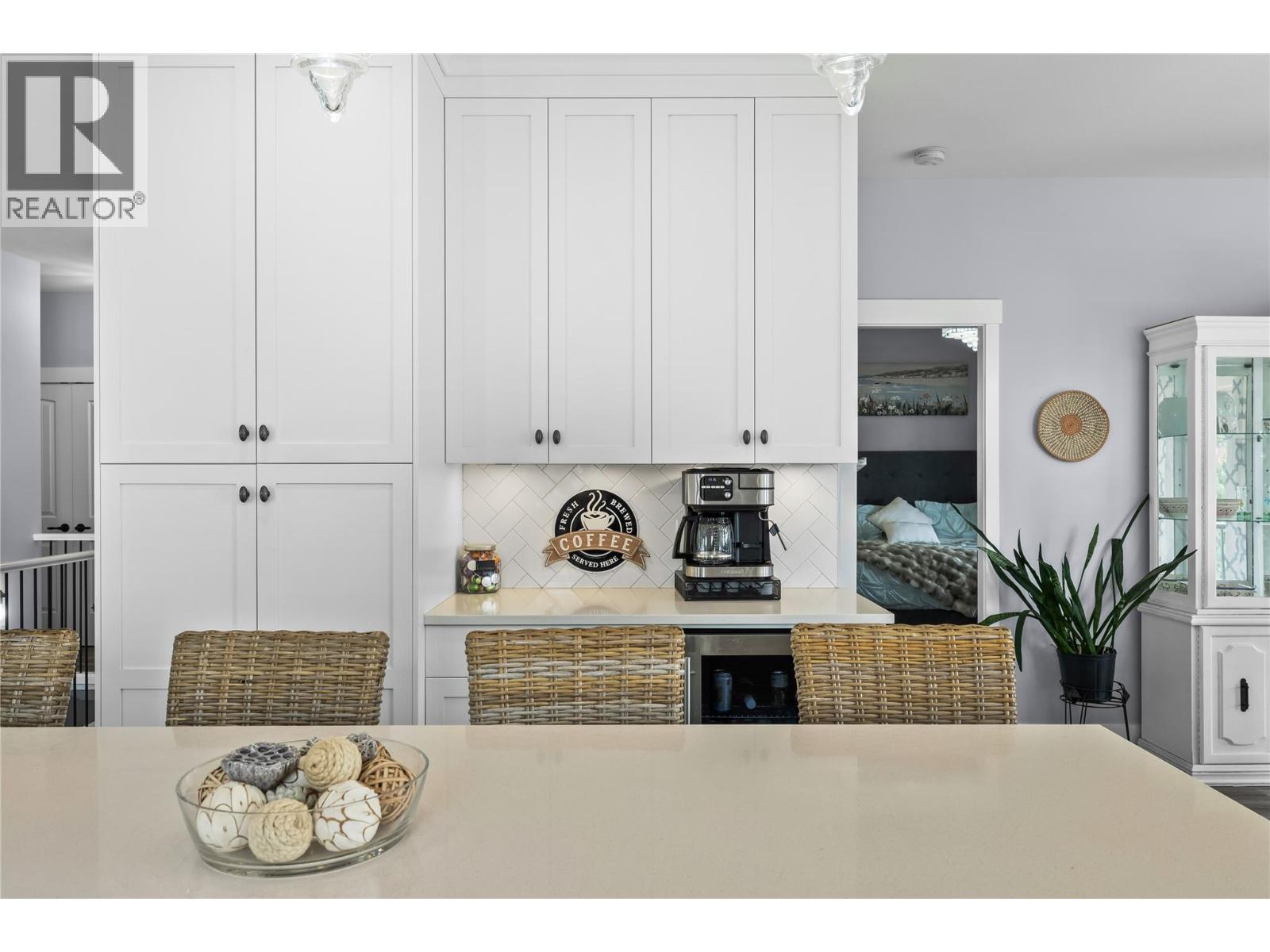  2180 Sunview Drive, West Kelowna
