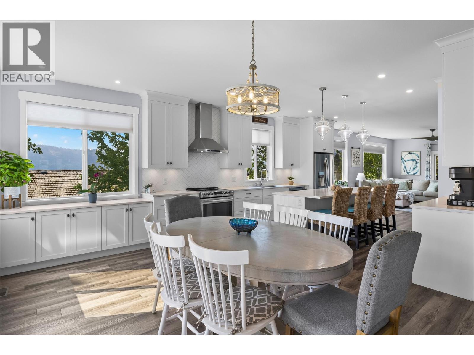  2180 Sunview Drive, West Kelowna