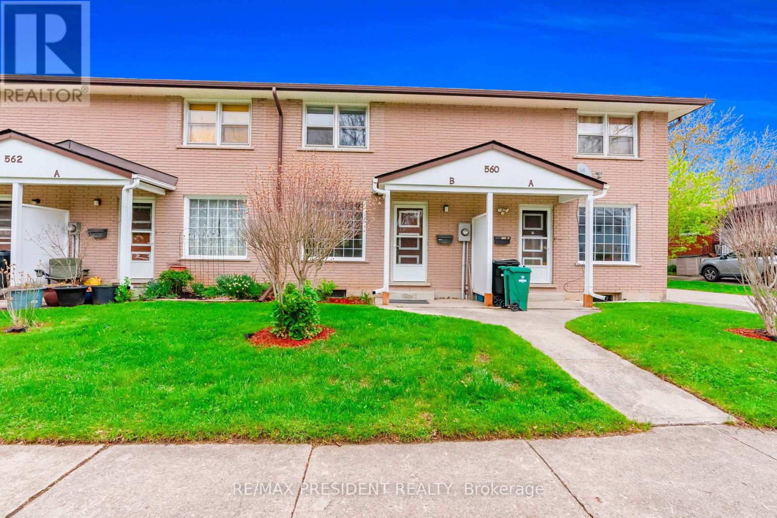 564 BROOKHAVEN CRESCENT — photo 3