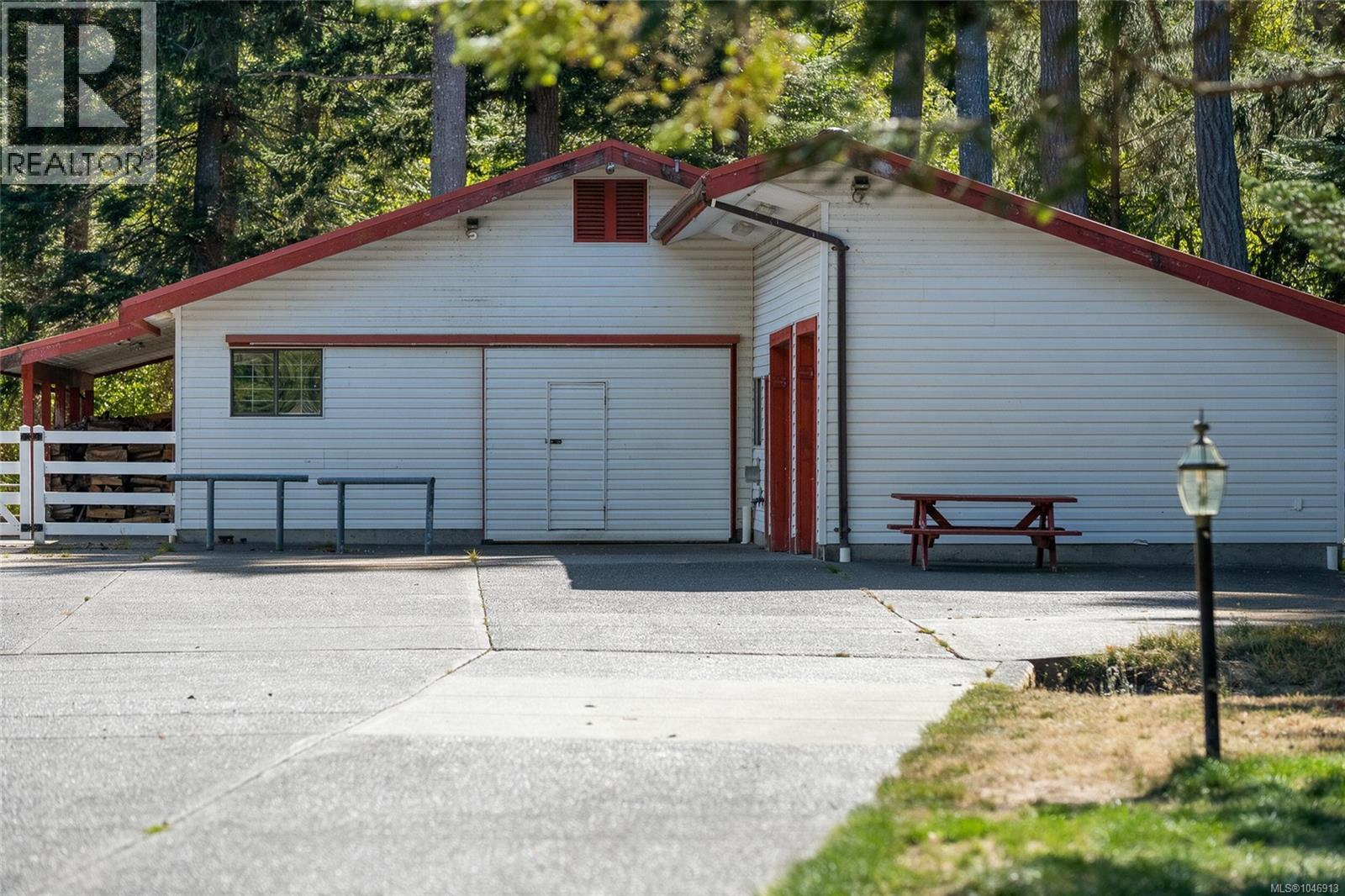 340 Berray Rd, Fanny Bay