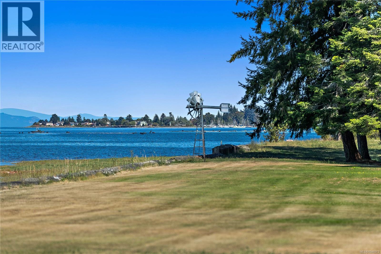 340 Berray Rd, Fanny Bay