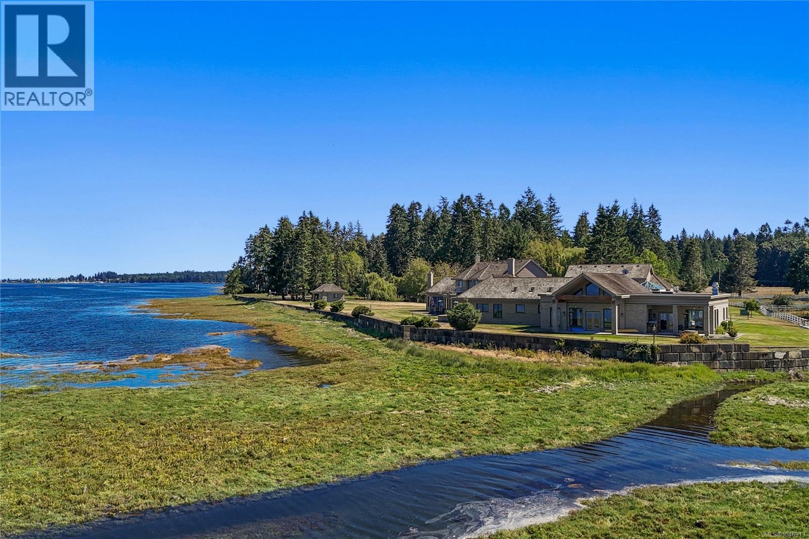 340 Berray Rd, Fanny Bay