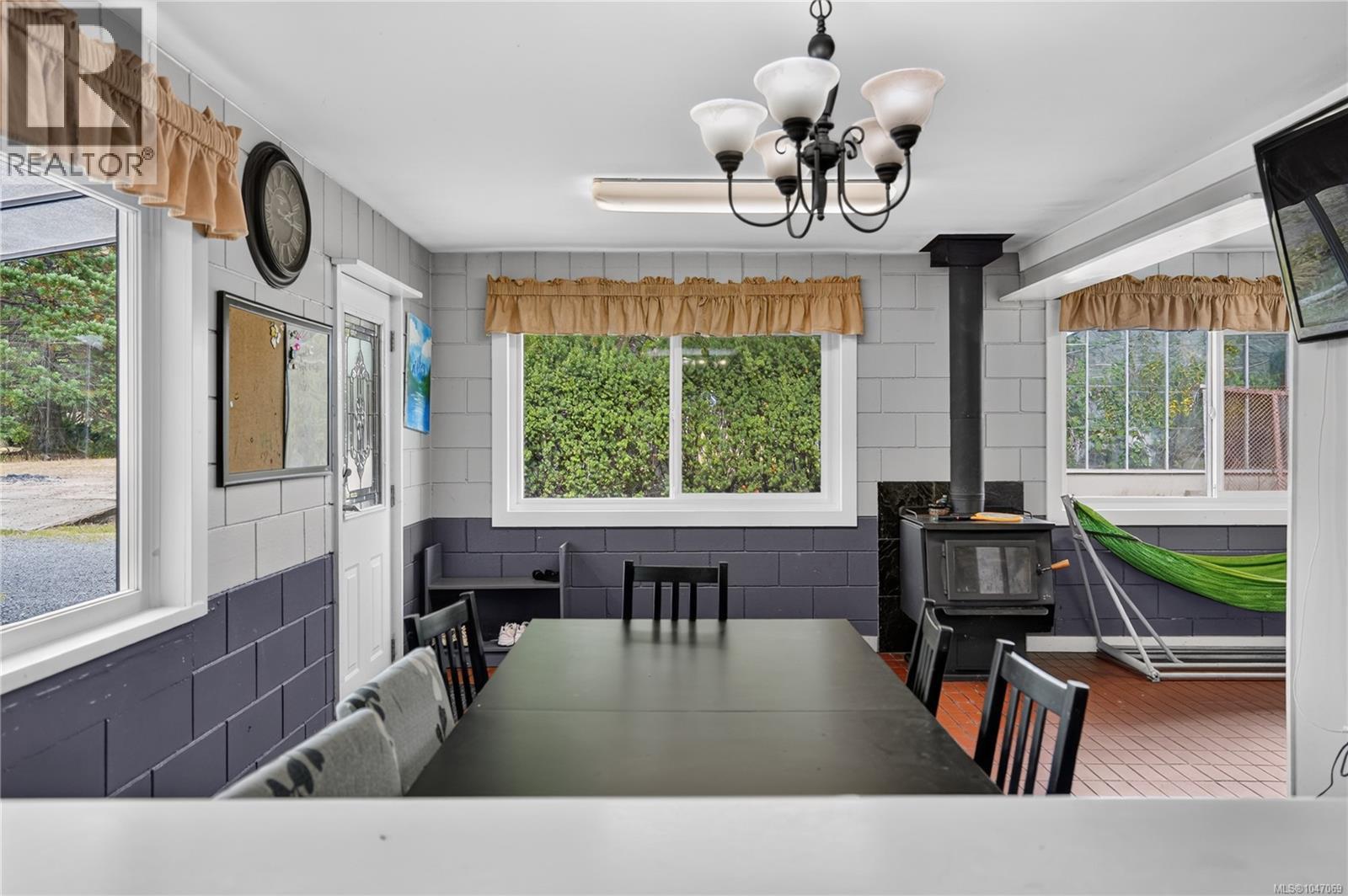 5633 STRICK Rd, Port Alberni