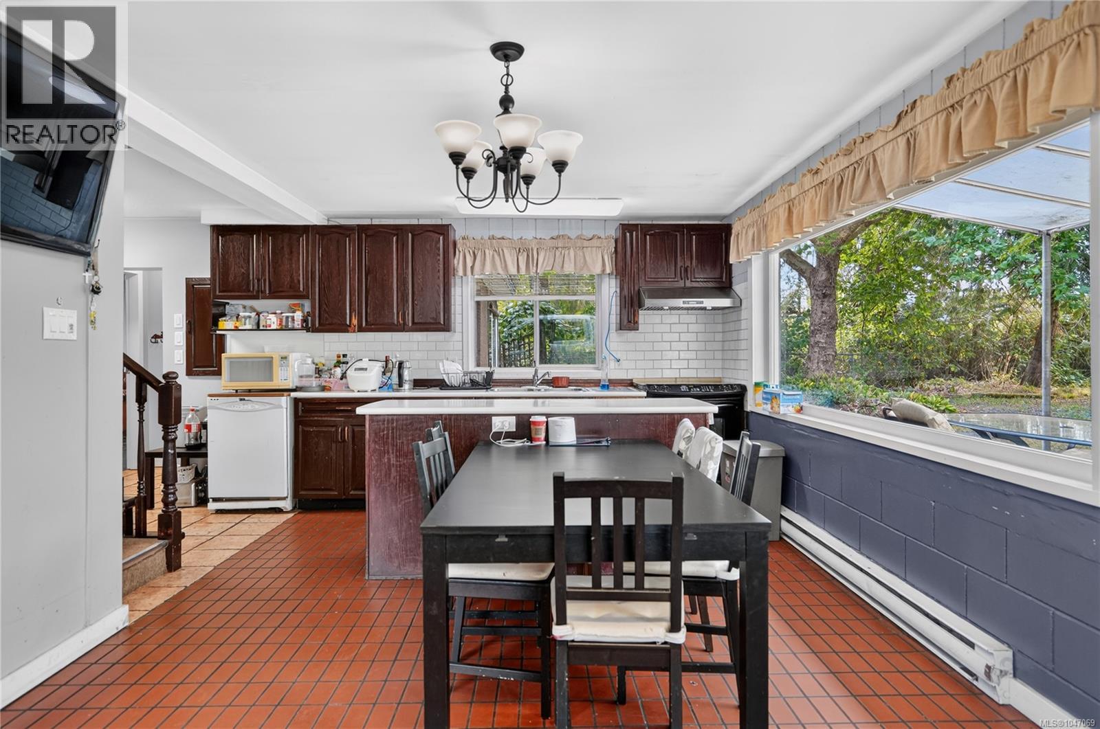 5633 STRICK Rd, Port Alberni