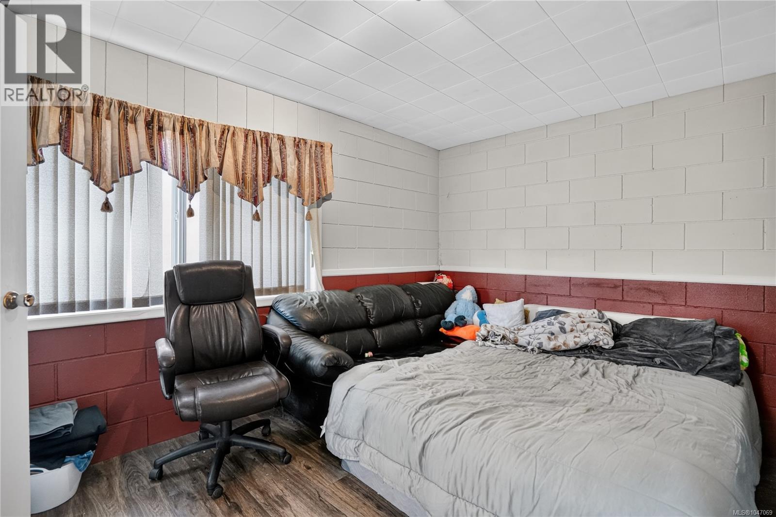 5633 STRICK Rd, Port Alberni