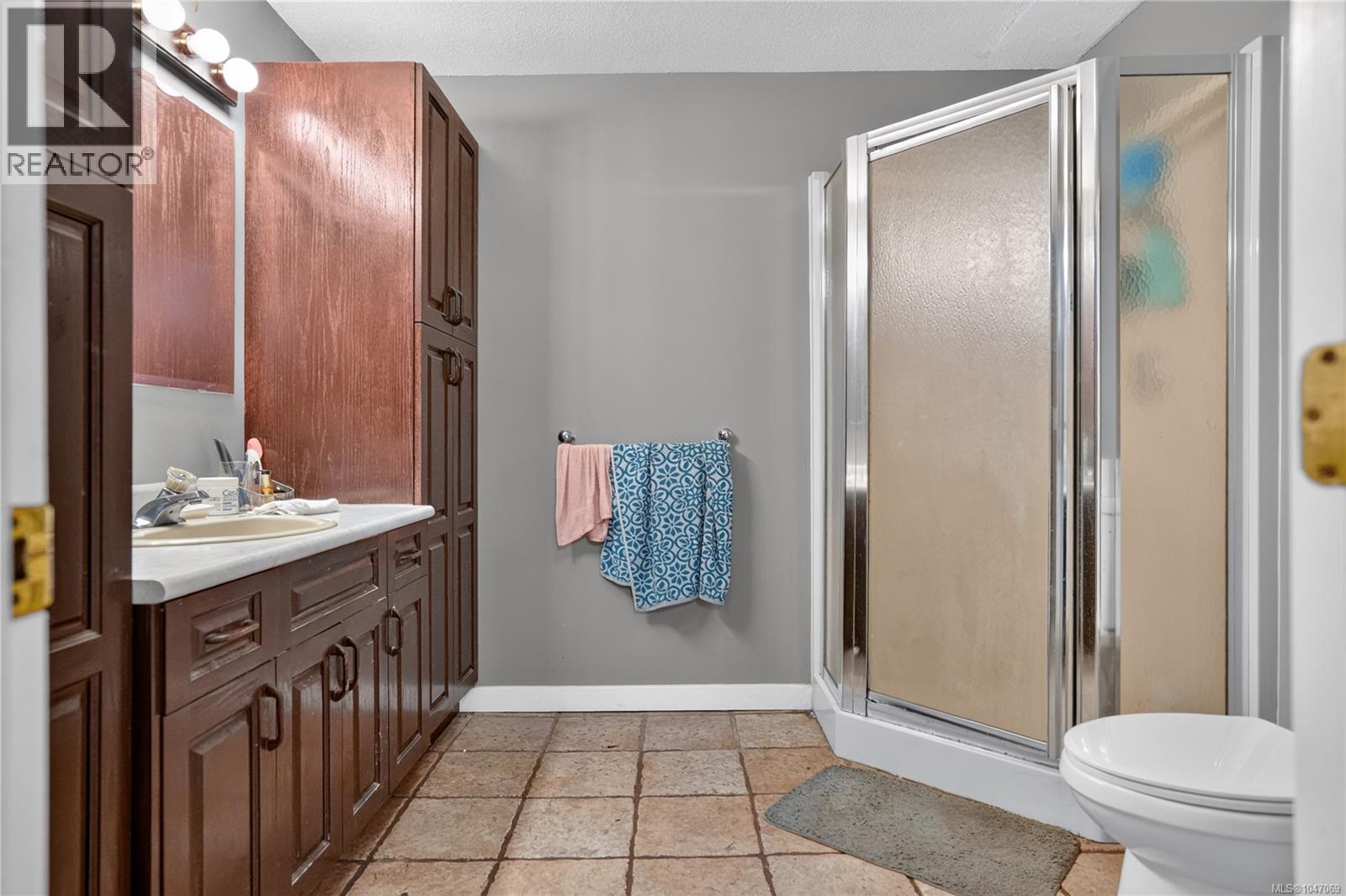 5633 STRICK Rd, Port Alberni