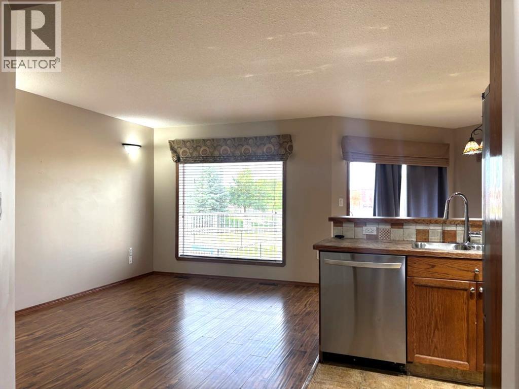 11 Northlands Crescent NE - Image 6