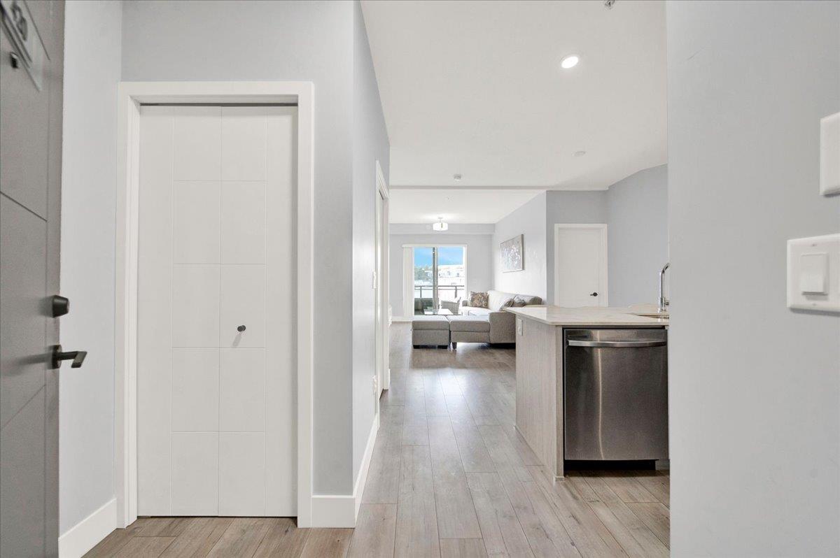 420 5486 199A STREET, Langley