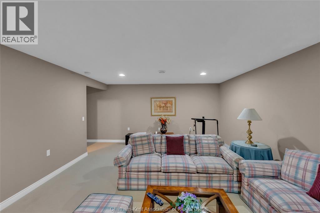 48 Veranda COURT - Image 38