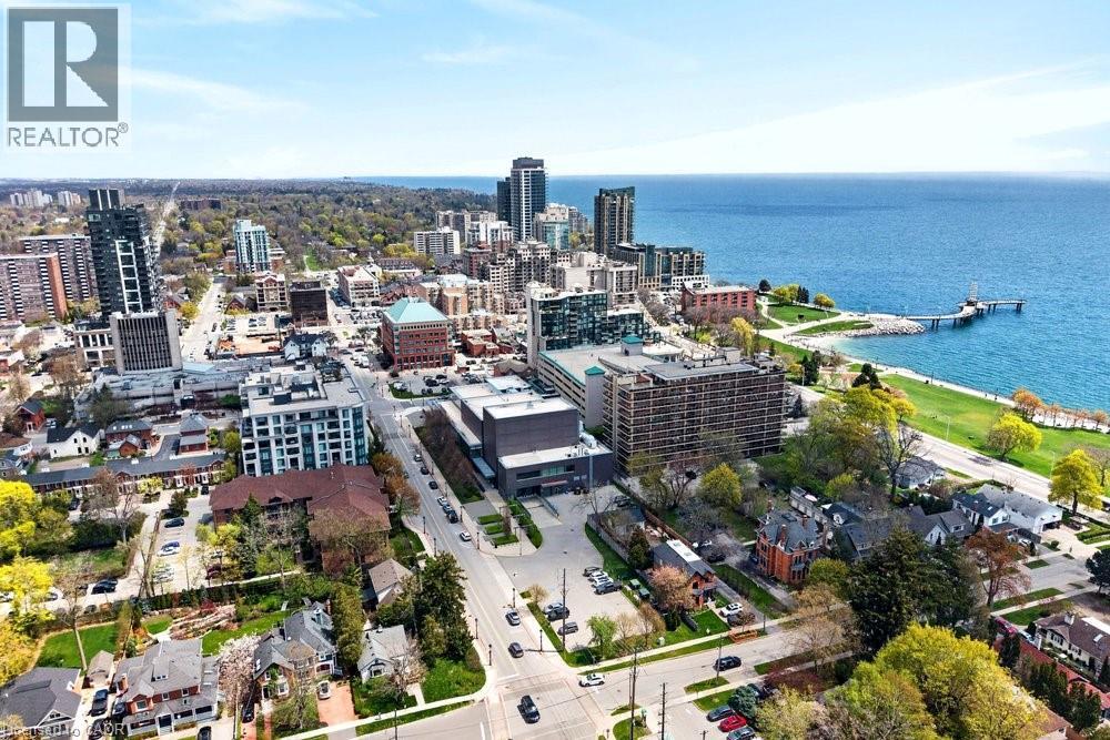 #14 1351 ONTARIO Street - 34