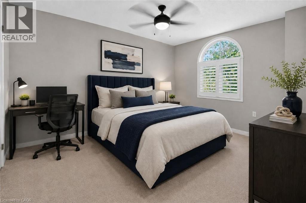 37 HICKORY Crescent - Image 23