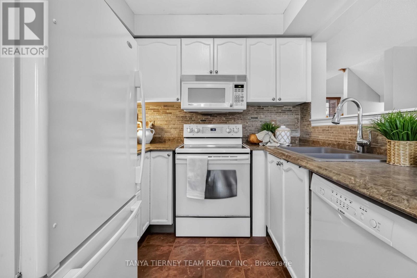 22 SINDEN DRIVE - Image 23