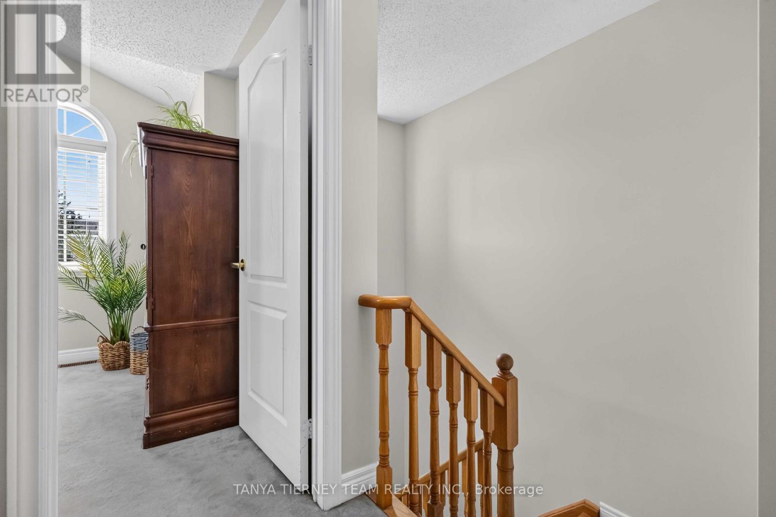 22 SINDEN DRIVE - 30