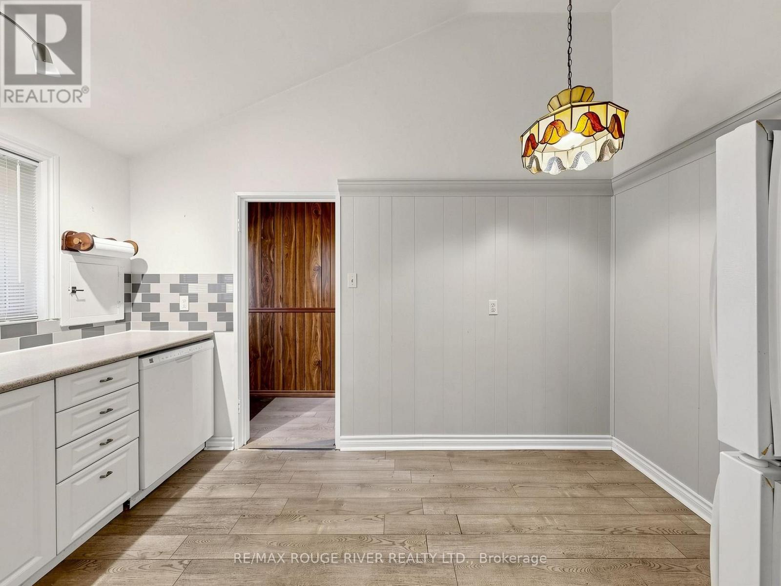 99 OAKLEY BOULEVARD - 10