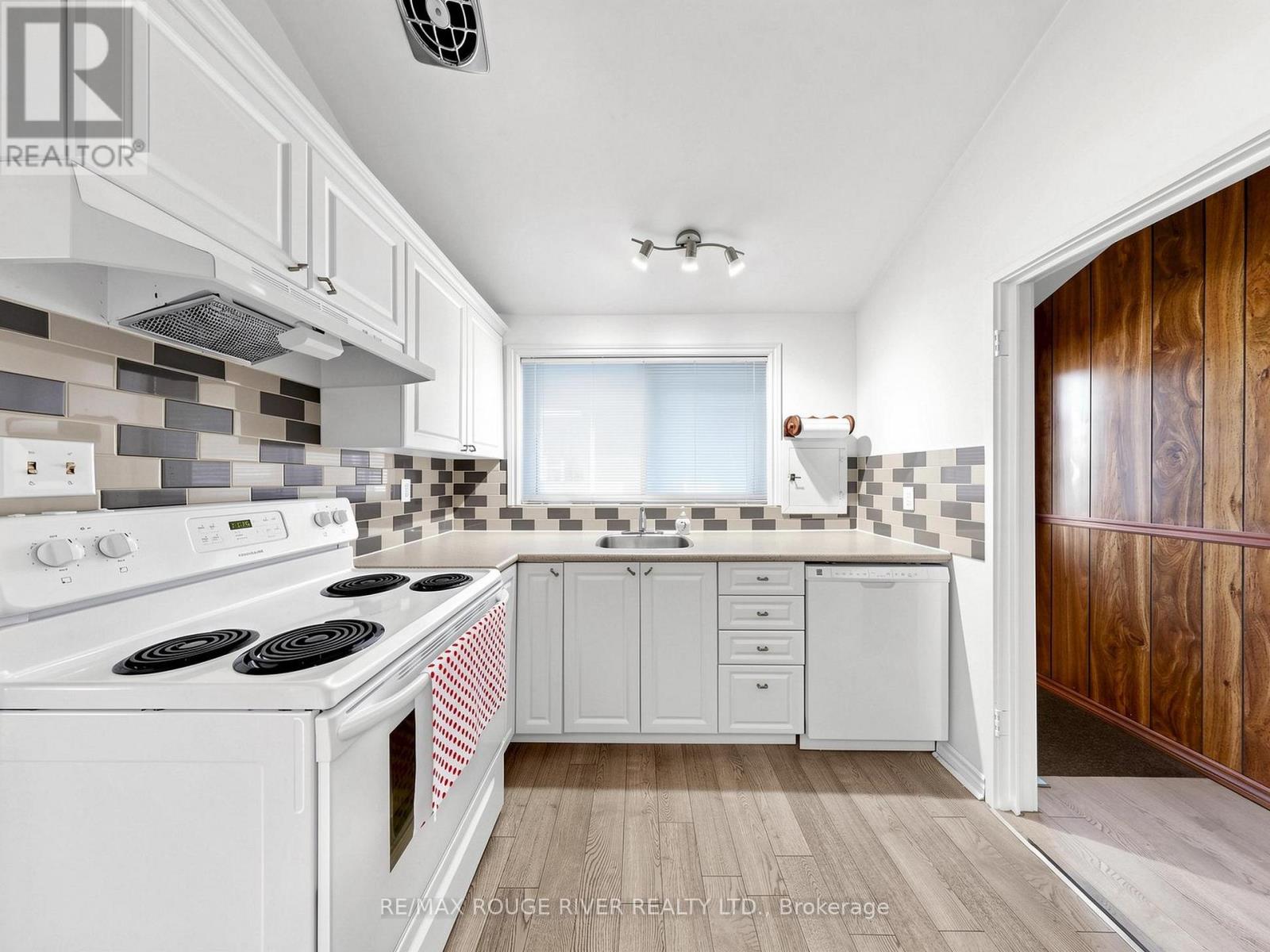 99 OAKLEY BOULEVARD - 11