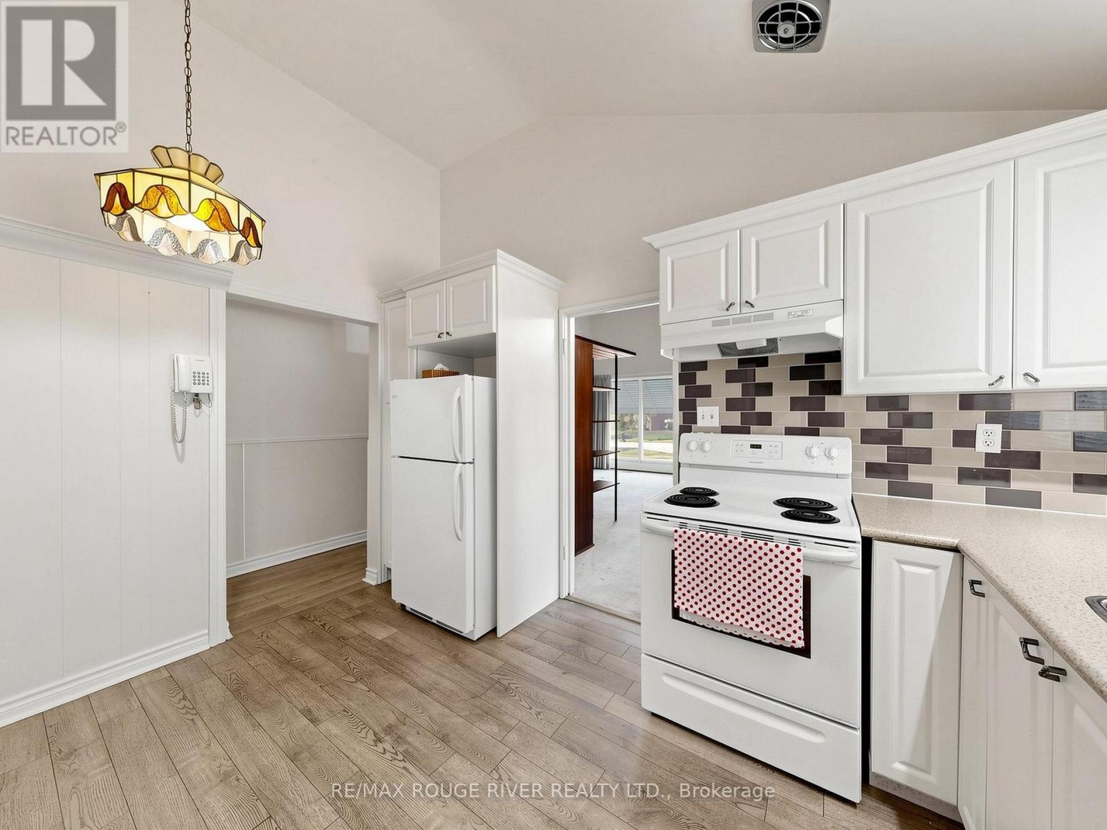 99 OAKLEY BOULEVARD - 13