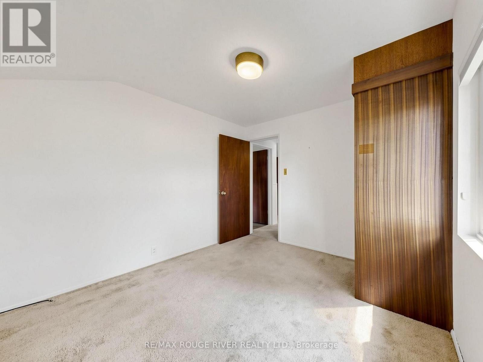 99 OAKLEY BOULEVARD - 21