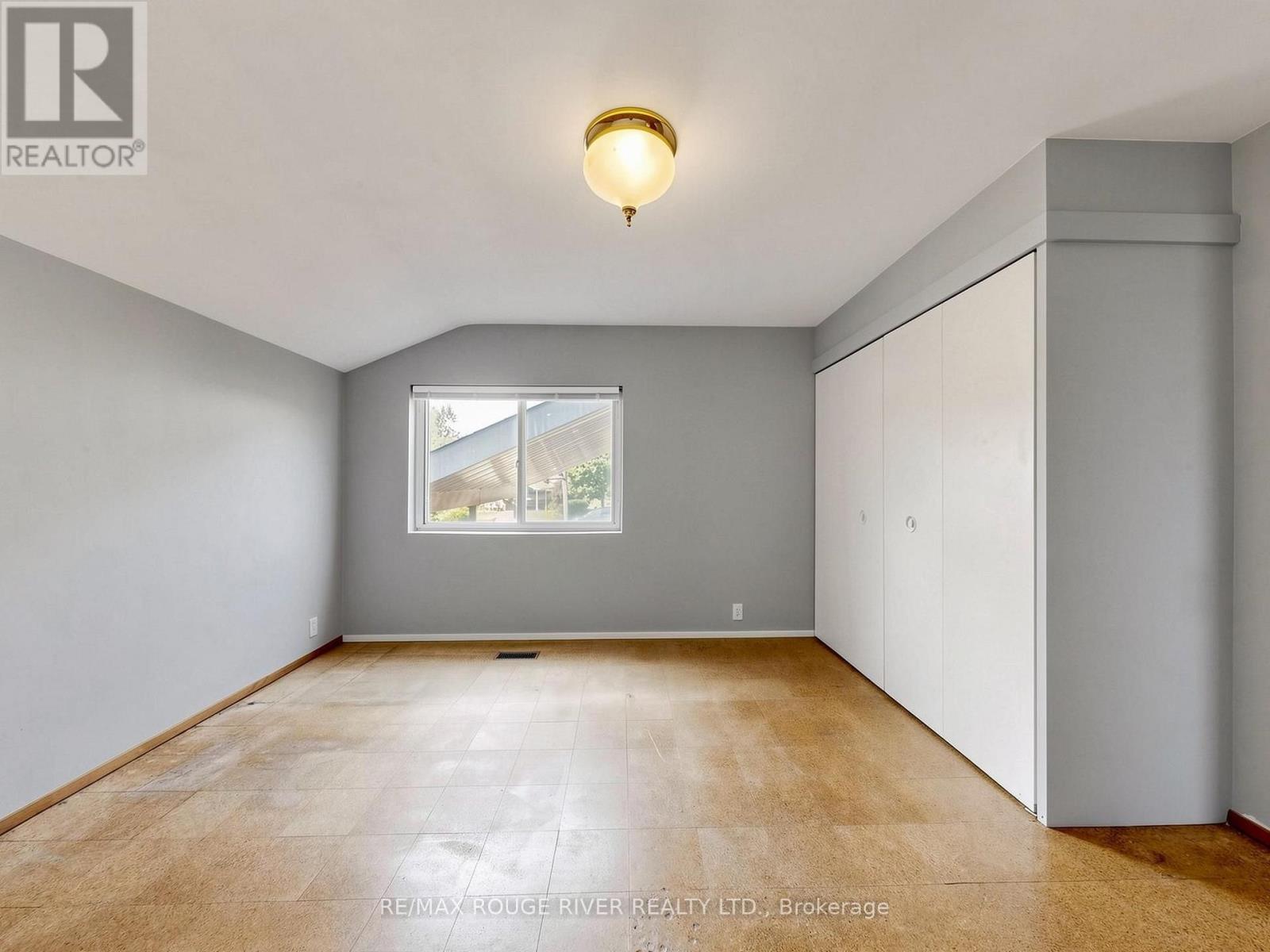 99 OAKLEY BOULEVARD - 23