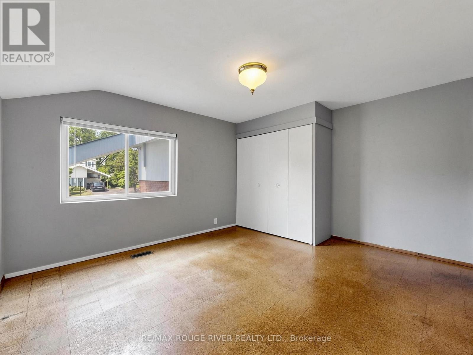 99 OAKLEY BOULEVARD - 24