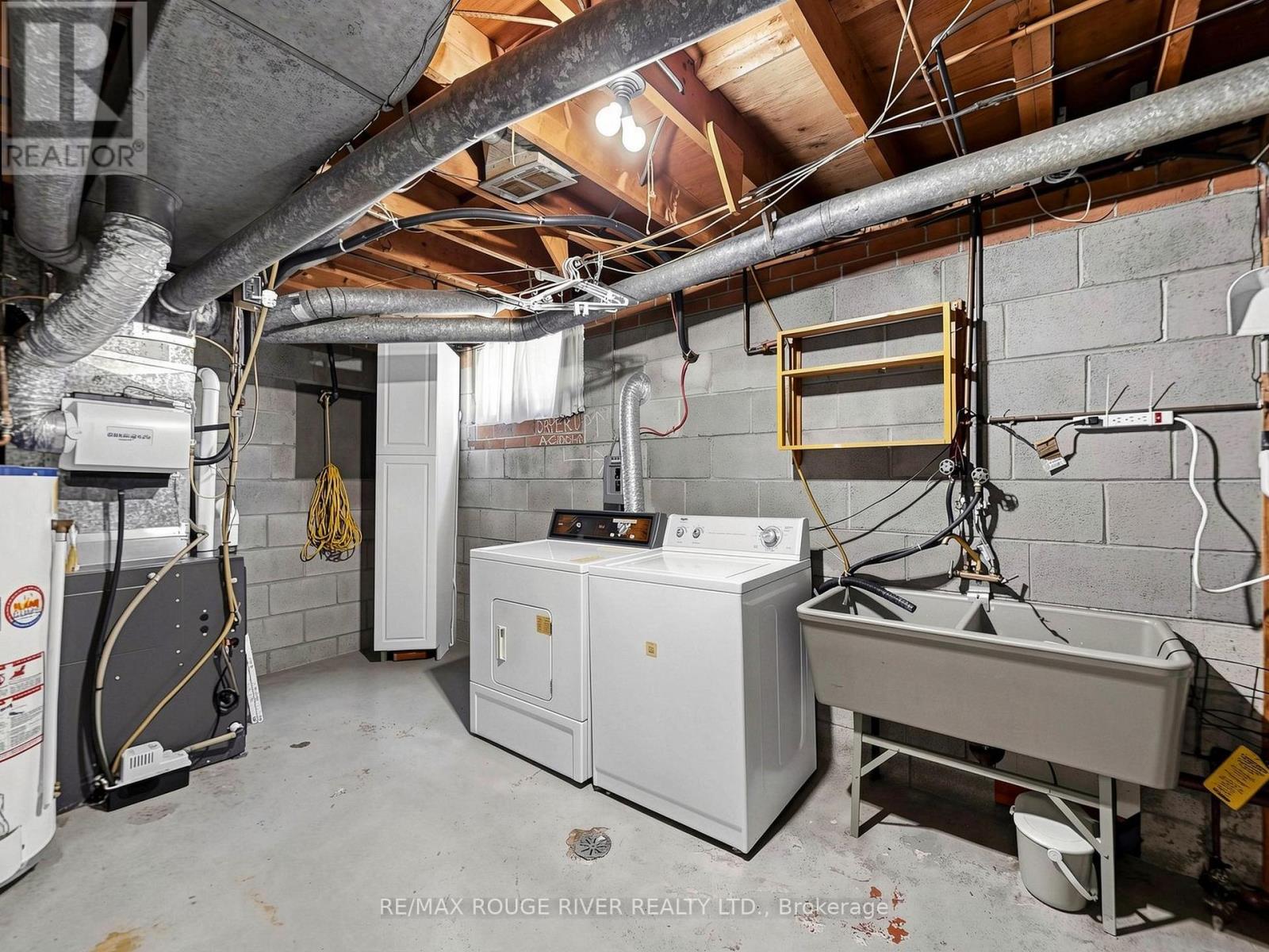 99 OAKLEY BOULEVARD - 30