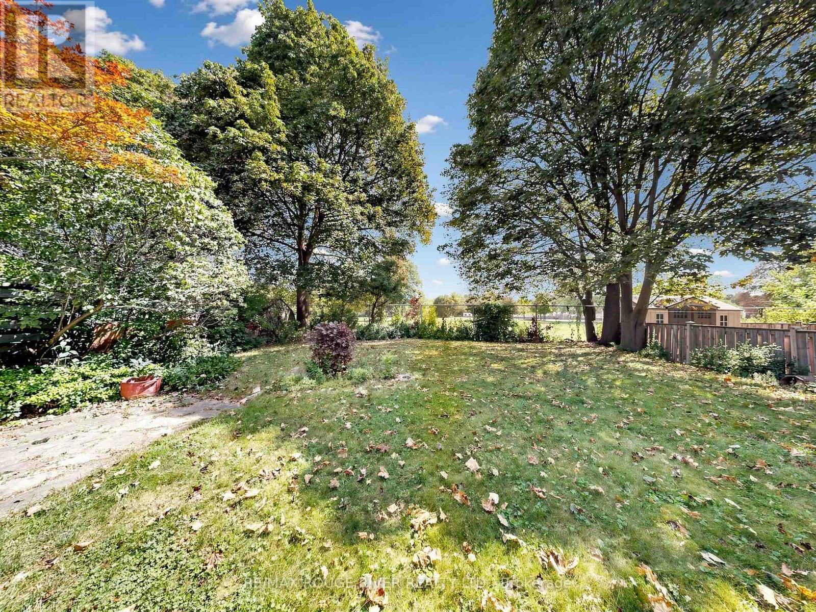 99 OAKLEY BOULEVARD - 37