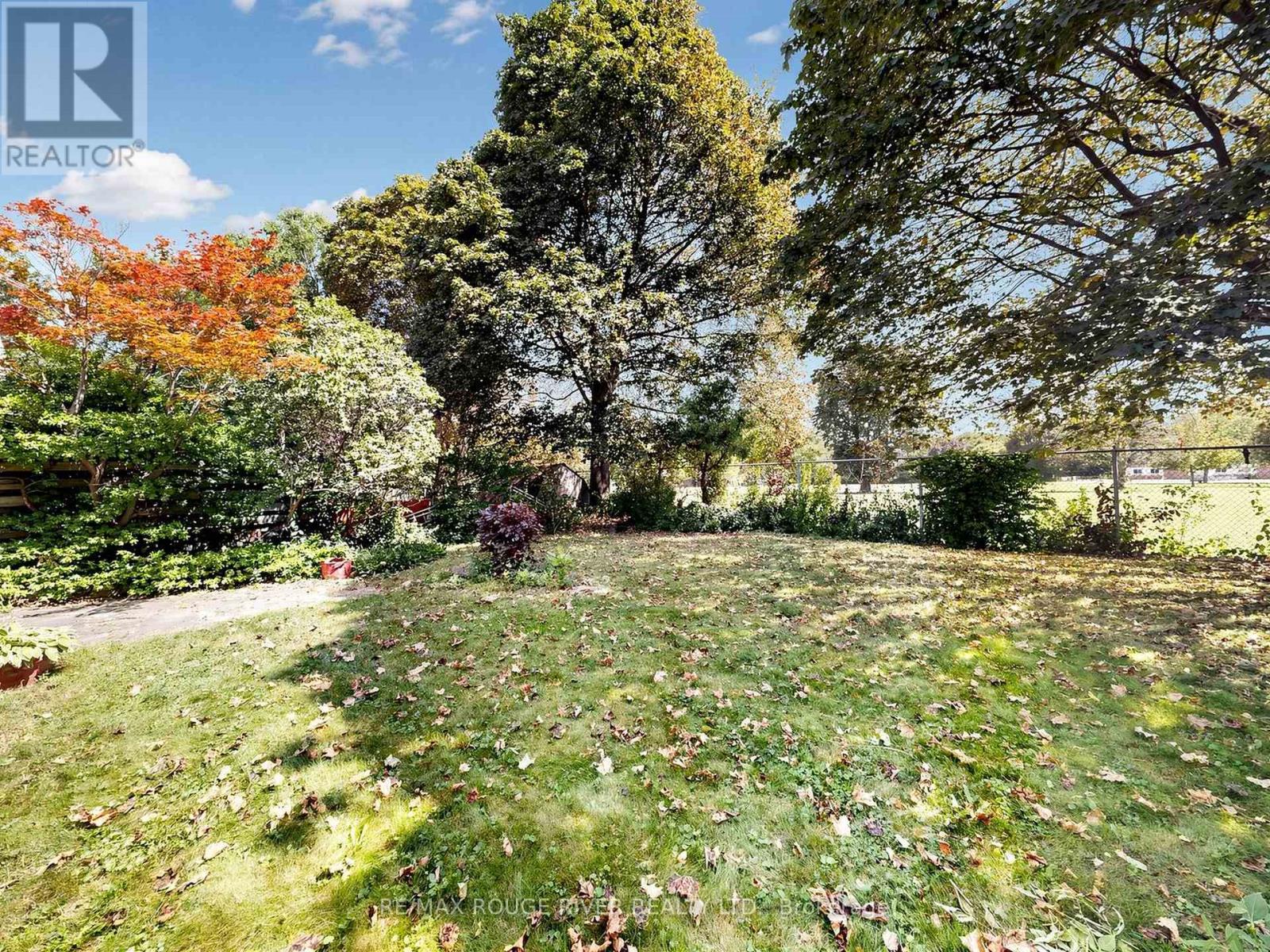 99 OAKLEY BOULEVARD - 38